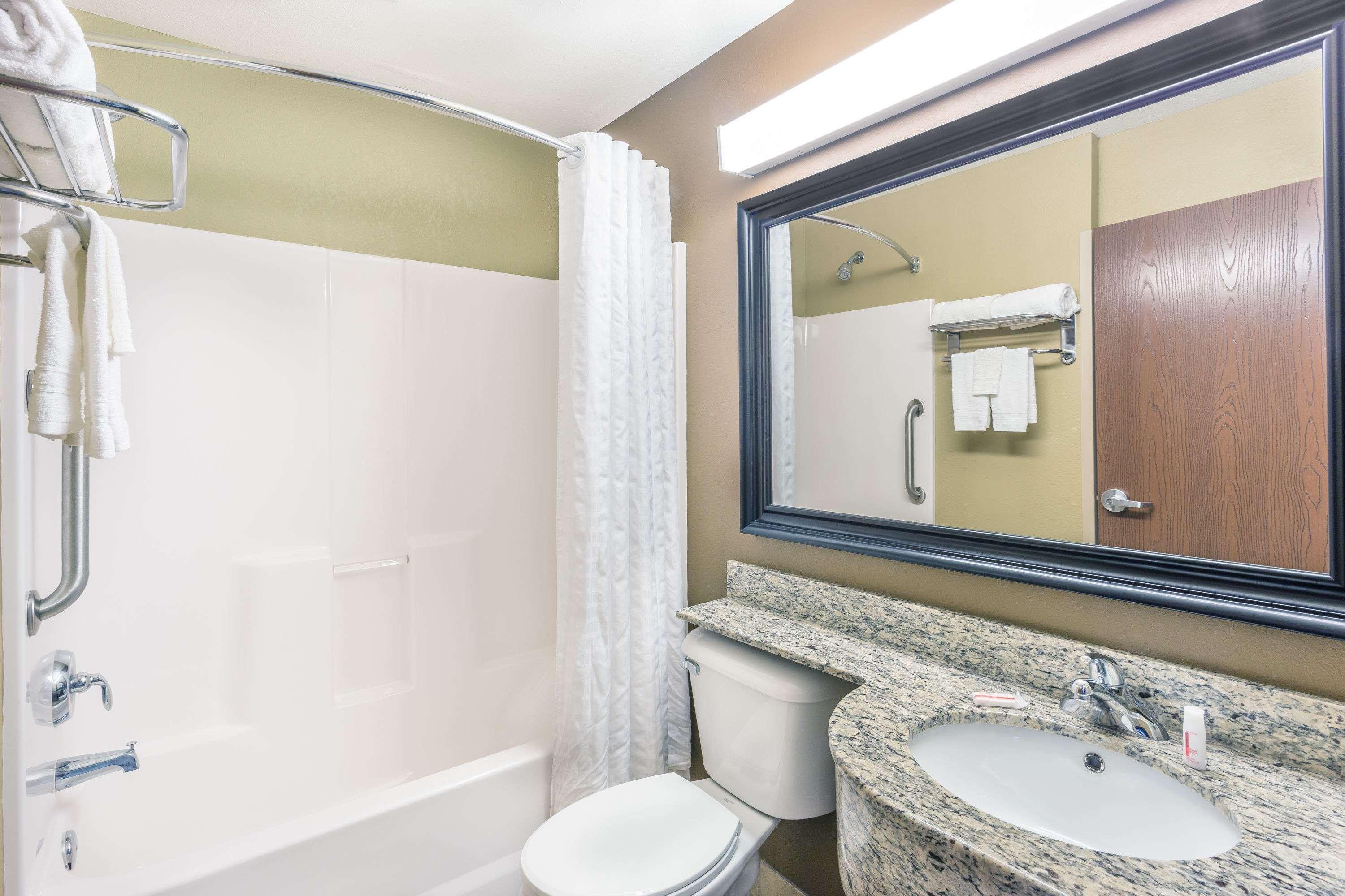 Sleep Inn & Suites Kalamazoo Bagian luar foto