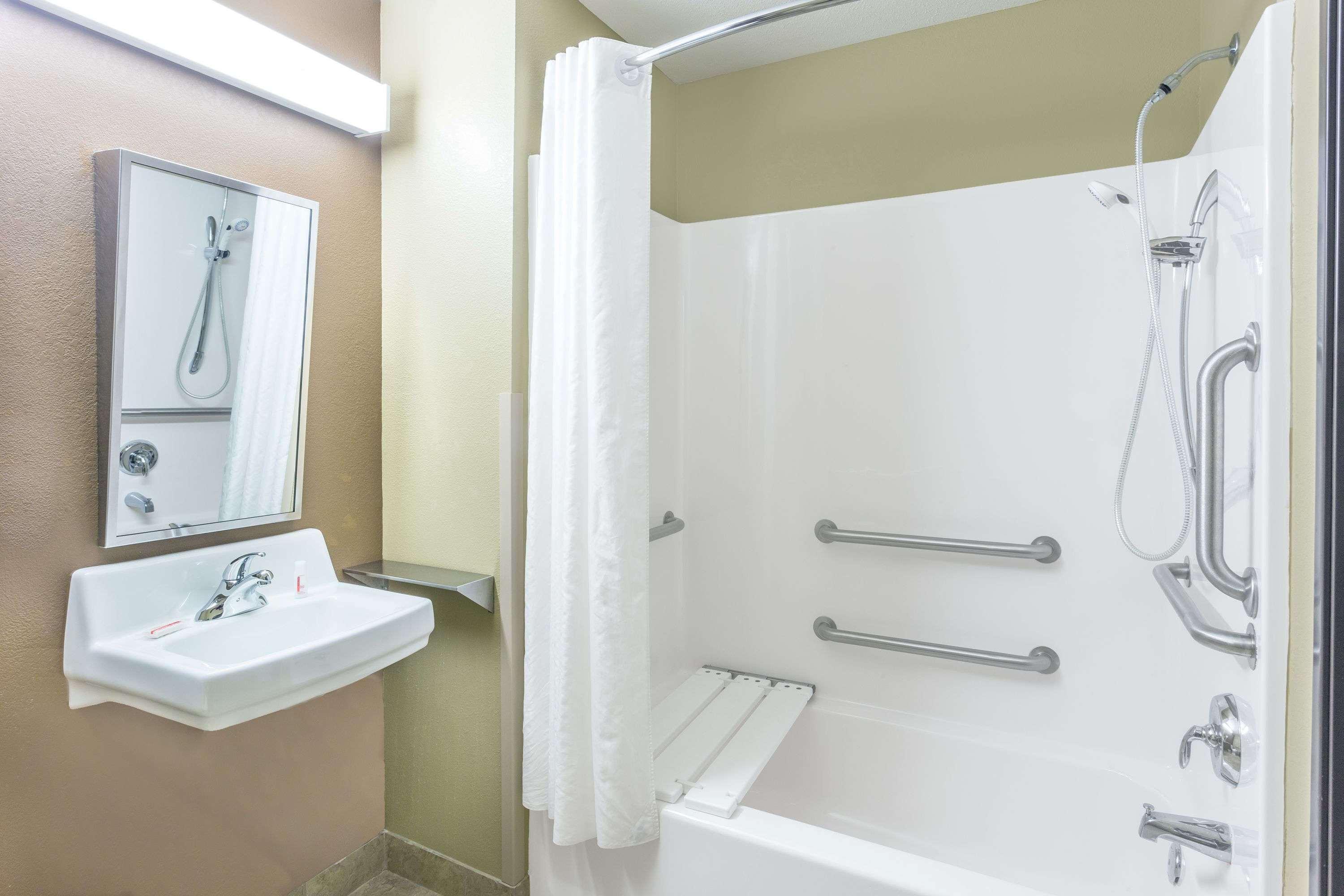 Sleep Inn & Suites Kalamazoo Bagian luar foto